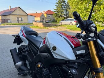 Yamaha FZ8N - 5