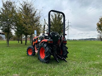 Malotraktor Hinomoto 3030 W - 5