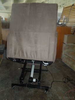 polohovací křeslo el.ovládané hnědé - 5