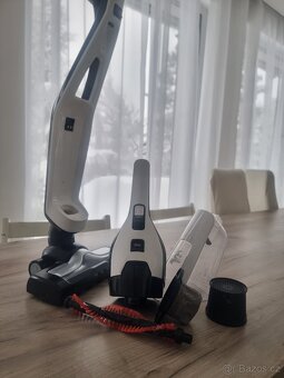 Rowenta tyčový vysavač - 5