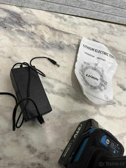 Aku rázový utahovák (599) - 5