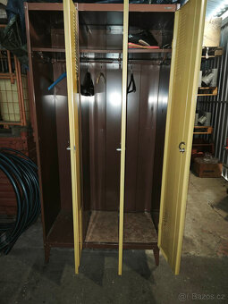 šatní skříň plechová třídílná - 5