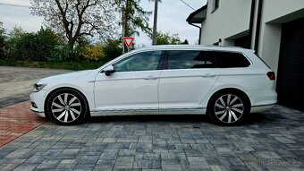 VW PASSAT biTDi B8 176KW CZ servisní kniha - 5