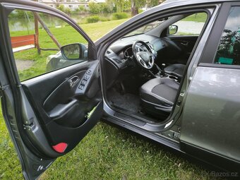 Hyundai ix35,2.0CRDI,135Kw,4x4,146tis km,tažné,původ ČR - 5