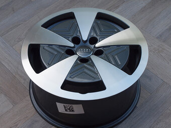 17"  5x112 ALU KOLA AUDI A8 4N = ZÁNOVNÍ ORIGINÁL SADA - 5