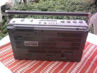 HITACHI TRK-8210EW (Made in Japan/1981) - 5