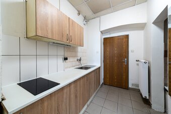 Pronájem — stylový 2kk pro pár v Žižkově. - 5