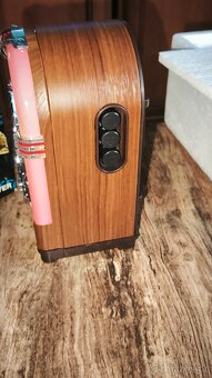 Starý Jukebox cassette player. - 5