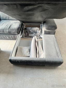 Šedá rozkládací sedačka - 5