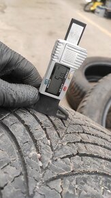 Celoroční Goodyear 215/55/17 - 5