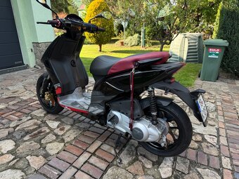 Aprilia sr125 - 5