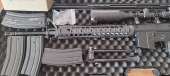 M16 + přislušenství - 5