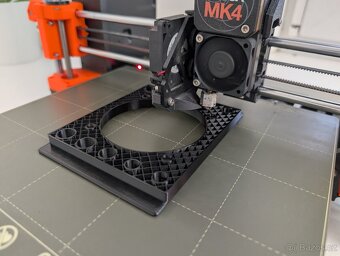Prusa MK4 s Igus Drylin a kalenou tryskou po servise - 5