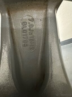 Alu kola 5x114,3 R16 Zimní pneu Nexen 215/65 R16 - 5