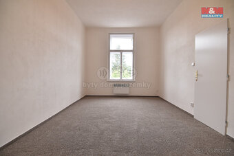 Pronájem bytu 1+1, 39 m², Hradec Králové, ul. nám. 5. května - 5