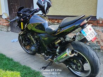 Kawasaki Z1000 - 5