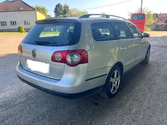 Prodám VW Passat Combi 2.0TDI Sportline - 5
