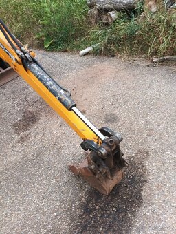 Prodám Pásový Bagr JCB, 8015 1.8.t Nový oleje a Filtry Žádn - 5