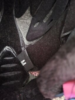 Dívčí lyžař.přilba Giro+lyž.brýle Blizz. - 5