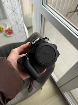 Canon EOS 2000D + objektiv Canon EF-S 18-55mm - 5