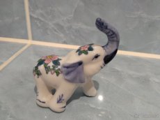 Porcelánový sloník s růžovými květy - 5