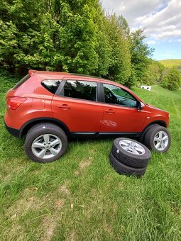 Nissan Qashqai 2.0 4x4 benzín - 5