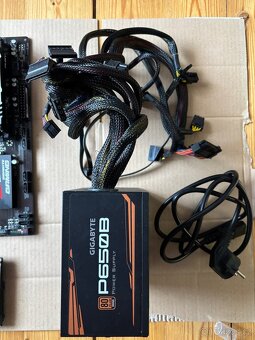 Gigabyte B450 Gaming X, AMD ryzen 5 3600 - 5