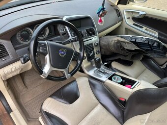 Volvo XC60 rok 2011 - 5