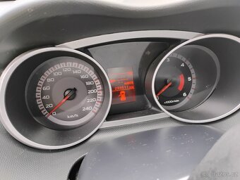 Peugeot 4007 - 5