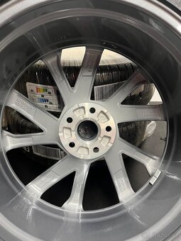 Kodiaq R20 Nová originální zimní sada Vega - 5