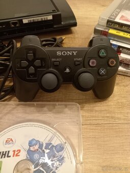 PlayStation 3 Super Slim 500GB + 6 Her - 5