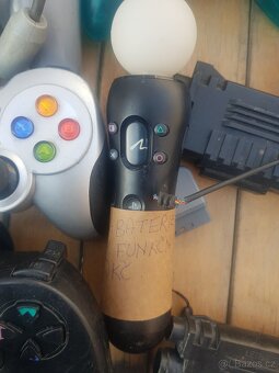 Konzole a ovladače na náhradní díly..ps2,Xbox - 5