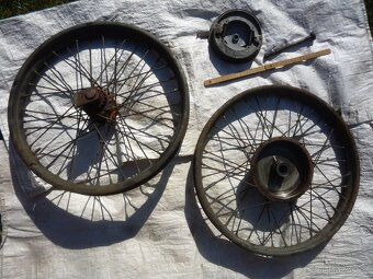 prodám různé díly na moto. Kostra na moto Jawa-ČZ 175, typ 3 - 5