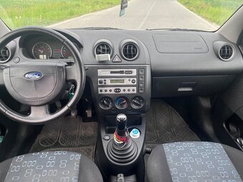 Ford Fiesta 1.3i - 5
