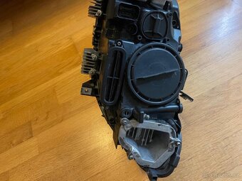 Pravé světlo bmw f10-f11 - 5