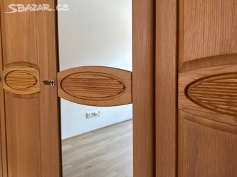Jitona Masivní dubová šatní skříň (5 dveřová) - 5