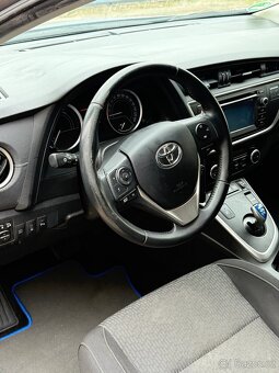 Toyota Auris 1.8 hybrid 2014r - 5