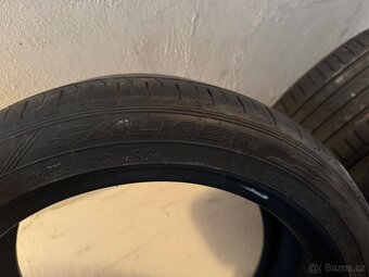 225/45R17 - 5