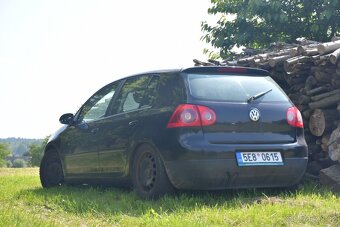 Prodám vw golf 5 1.6 fsi 85 kw na díly nebo kutila - 5