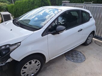 Peugeot 208 - 5
