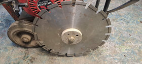 Prodám řezačku spár na asfalt - 5