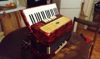 Prodám akordeon delicie CARMEN 80 basů - 5