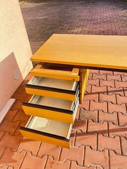 Pevny pracovní stůl - 5