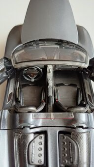 Porsche Carerra GT, Maisto 1:18 - 5