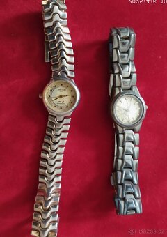 Nabízím staré stolní hodiny 2ks a dámské hodinky 3ks - 5