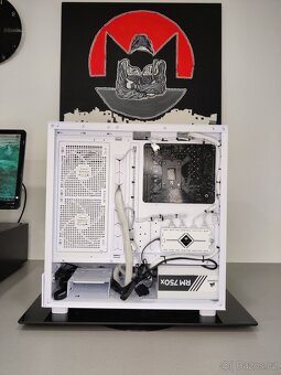 i7 6700K, RX 5700 XT, 16GB DDR4 3200MHz, 1TB NVMe - 5