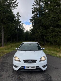 Ford Focus mk2 St225 2.5L - 5