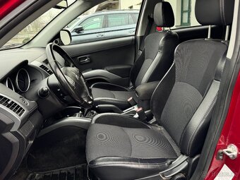 Mitsubishi Outlander 2.2Di-D 130kW 4x4, nez. topeni, 7míst - 5