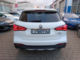 MG EHS PHEV Luxury 1.5 190kW AUT. 60tkm Panorama Virtual LED - 5