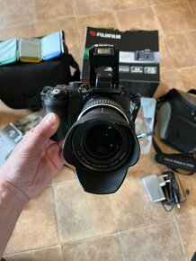 Digit. fotoaparát FUJIFILM FinePix S 9500 s příslušenstvím - 5